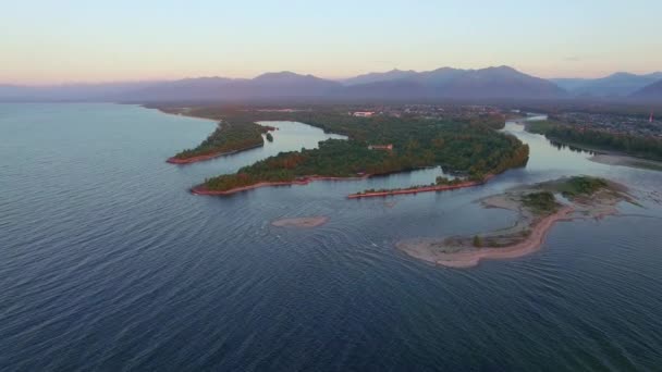 の航空写真 バイカル湖の岸に定着させることVydrino — ストック動画