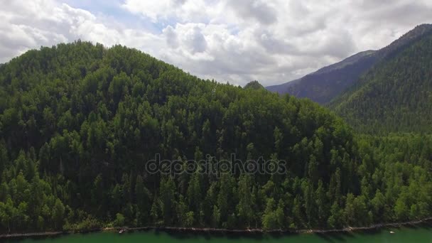 Fotografia Lotnicza Niebiański Krajobraz Krajobraz Jeziorem Górskim Syberii Pobliżu Jeziora — Wideo stockowe