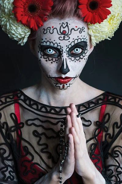 Foto retrato modelo maquillaje y lentes de contacto la imagen de Los Muertos — Foto de Stock