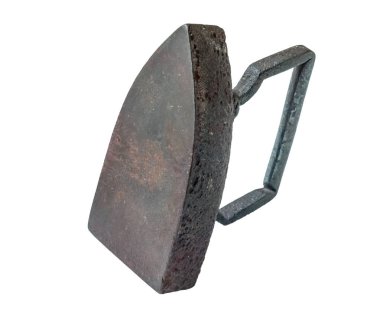 Beyaz üzerine izole edilmiş eski dökme demir flatiron.
