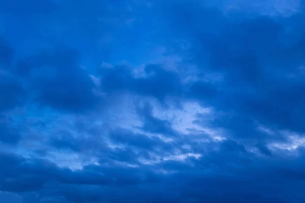 Dramatisk Grumlig Solnedgång Himmel Blå Timme Abstrakt Bakgrund — Stockfoto
