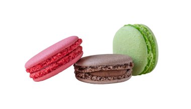 çok renkli badem kurabiyeleri beyaz üzerine izole edilmiş.