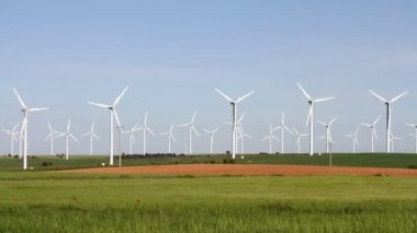 Aeolian jeneratör alanında çalışan içinde Rüzgar jeneratörleri.