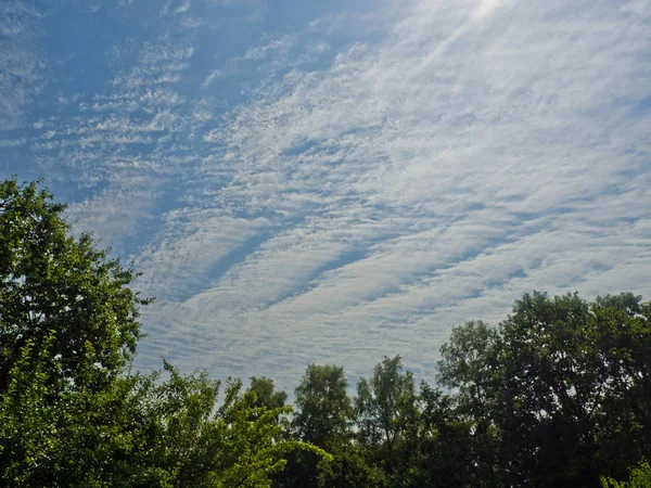 Strip in the sky, rare cloud formation. — Stock Photo, Image