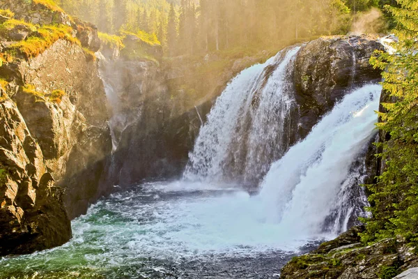 Europas vackraste vattenfall. Rjukandefossen Hemsedal, Buskerud, Norge. — Stockfoto