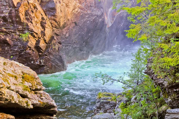 La cascata più bella d'Europa. Rjukandefossen Hemsedal, Buskerud, Norvegia . — Foto Stock