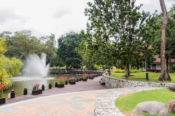 Piękna Fontanna Parku Ogrodzie Botanicznym Perdana Kuala Lumpur Malezja — Zdjęcie stockowe