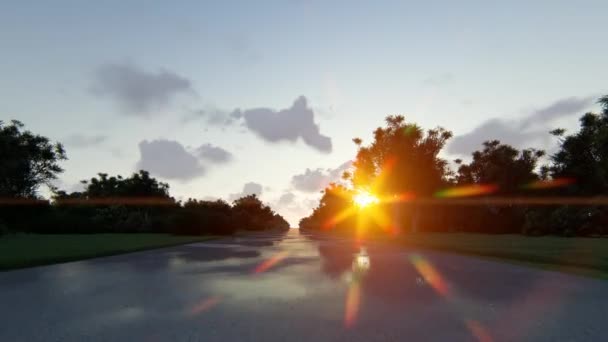 Pov stormachtige wolken mistige natte weg rijden — Stockvideo