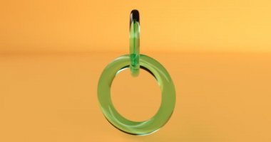 8 Mart. Sarı arka planda yeşil sekiz numara. Kusursuz döngü yapabiliyor.