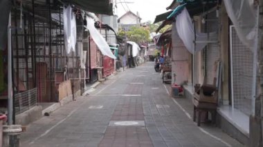 Boş Turizm Mekanı - Endonezya 'nın Bali şehrinde ünlü ve boş Ubud Pazarı. İnsanlar Evlerinde Kalır, Turist Alanı Yok, Coronavirüs Etkisi, Covid-19. 
