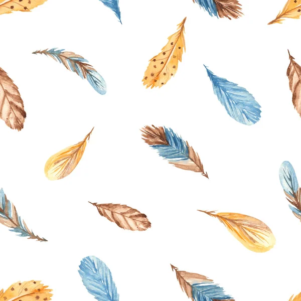 Акварель бесшовная с голубыми, коричневыми, желтыми перьями — стоковое фото