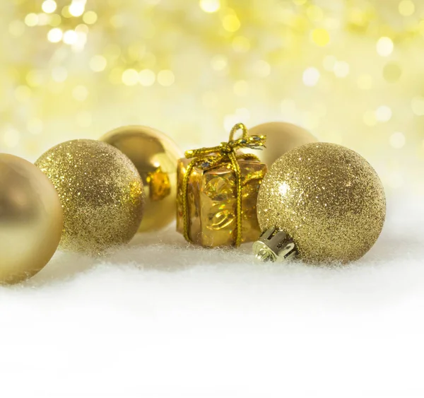 Décorations de Noël, sur fond doré bokeh defokused . — Photo