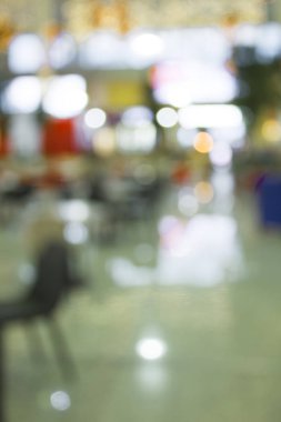 Bokeh ve odaklanmış ışıklarla soyut arkaplan.