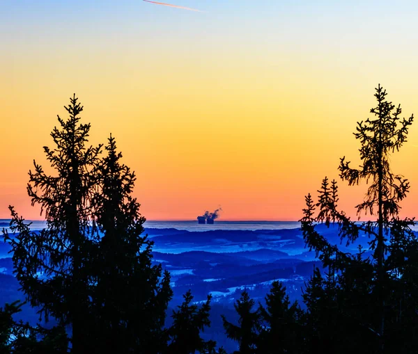 Nascer do sol de inverno na montanha I — Fotografia de Stock