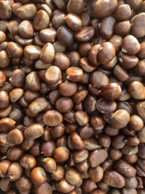 Marketteki kestanelere yakın çekim