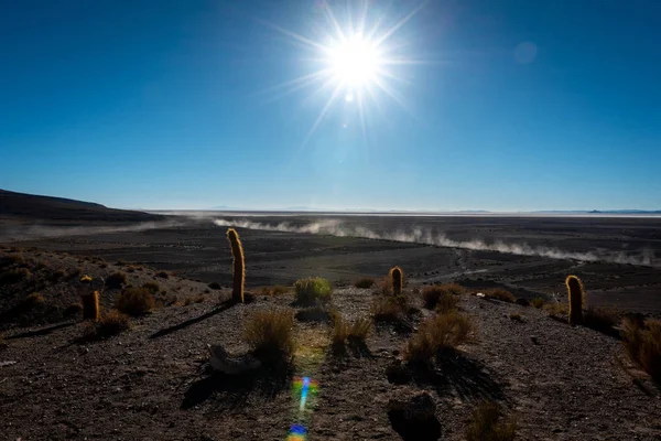 Sun Shines Long Trails Dust Cross Landscape Uyuni Salt Flats — ストック写真