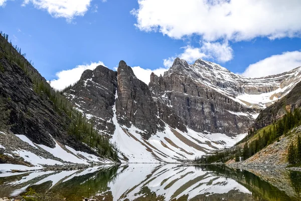 Mirror Reflections Lake Agnes Create Beautiful Patterns Mountainous Backdrop Spotted — 스톡 사진