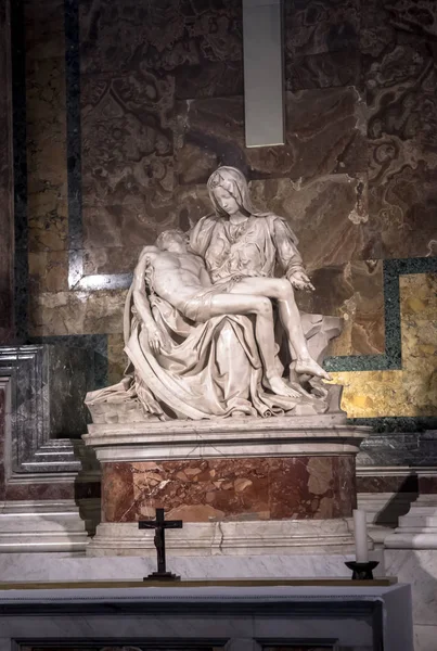 Sousoší Piety Michelangelo Katedrále Svatého Petra Římě — Stock fotografie
