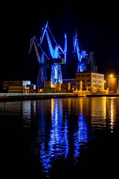 Bunt Beleuchtete Schiffskräne Den Hafendocks Von Pula Kroatien — Stockfoto