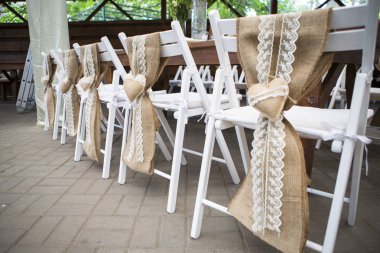 Taze eustoma gül buket kompozisyon kadeh tabloda va