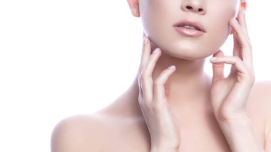 Güzel esmer beyaz ve kadın ile taze temiz ten neu