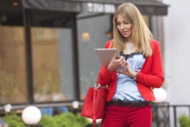 Sarışın beyaz iş kadını arıyorum güzel zengin lüks