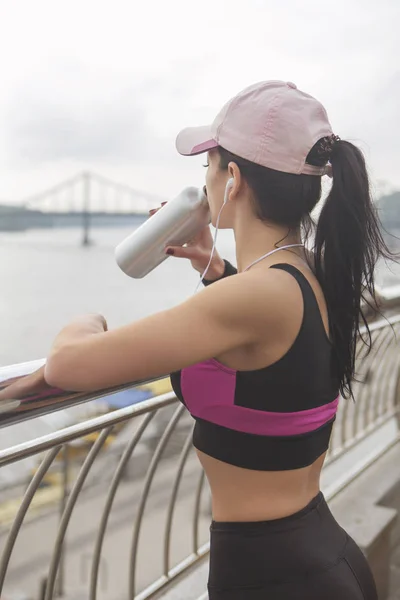 Brunette slim adult sexy fit sporty caucasian woman in sportswea — Stock Photo, Image