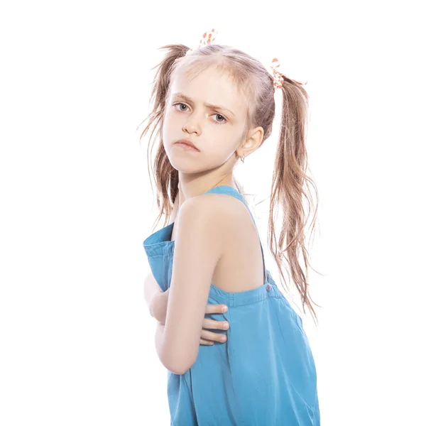 Jovem Menina Morena Sete Anos Idade Vestido Azul Fundo Isolado — Fotografia de Stock