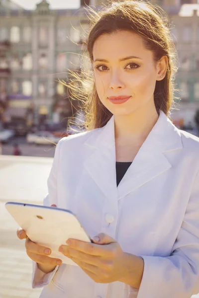 Beautiful Brunette Business Woman White Suit Working Tablet Her Hands — Stock Photo, Image