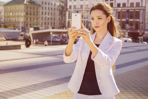 Beautiful Brunette Business Woman White Suit Photographing Selfie Tablet Her — Stock Photo, Image