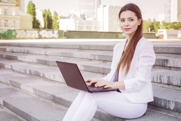 Beautiful Brunette Business Woman White Suit Notebook Her Lap Typing — Stock Photo, Image