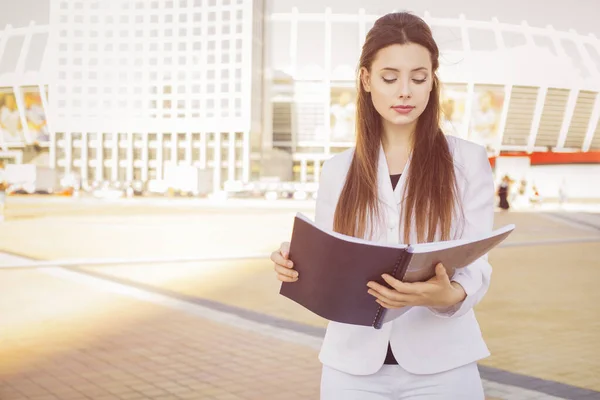 Beautiful Brunette Business Woman White Suit Folder Documents Her Hands — Stock Photo, Image