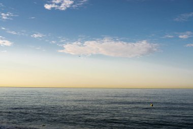 Karadeniz 'in üzerinde şafak