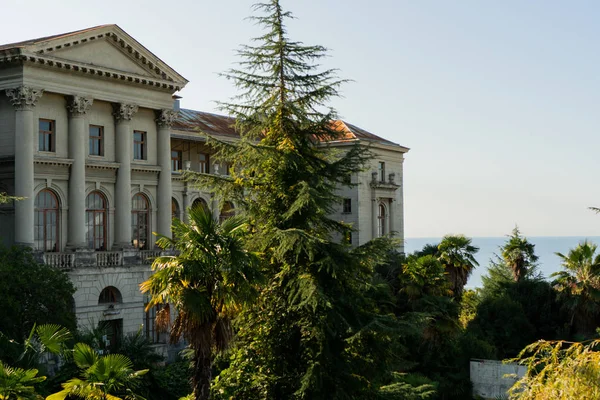 Soçi 'deki Ordzhonikidze sanatoryumunun binaları