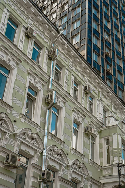 Büro Und Historisches Gebäude — Stockfoto