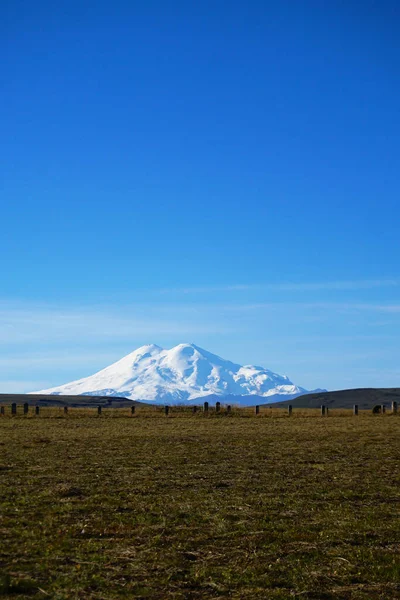 Elbrus Vulkán Nyáron Bermamyt Fennsíkról Oroszország — Stock Fotó