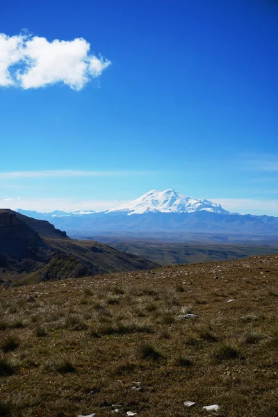 Elbrus Vulkán Nyáron Bermamyt Fennsíkról Oroszország — Stock Fotó