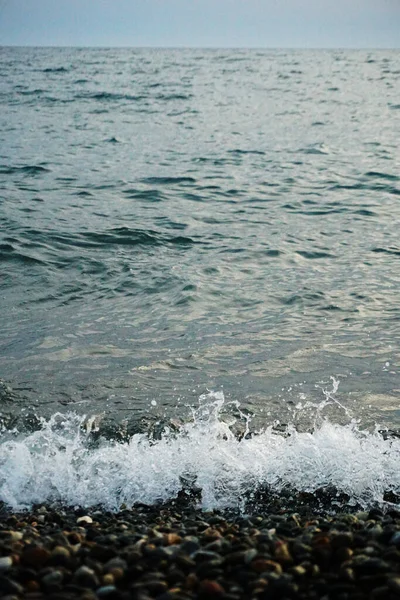 Ήρεμη Μαύρη Θάλασσα Στο Σότσι Ηλιοβασίλεμα — Φωτογραφία Αρχείου