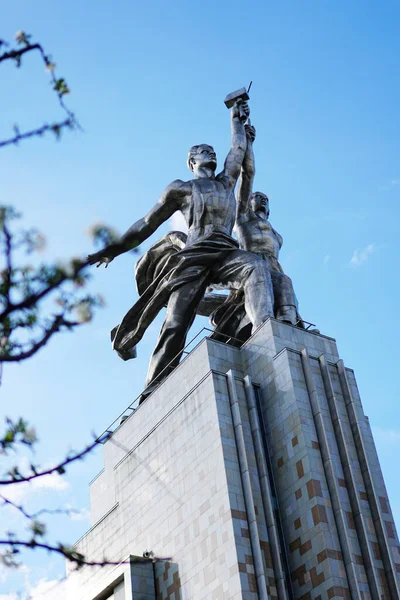 Памятник Работнице Колхознице Москве Вднх Весной — стоковое фото
