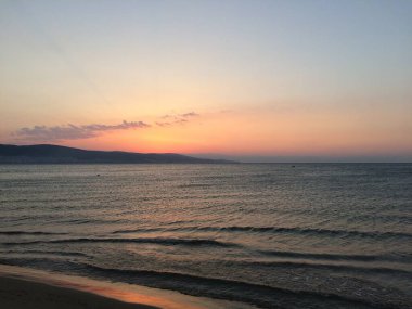 Yazın şafak vakti Bulgaristan 'daki sahil kıyısında
