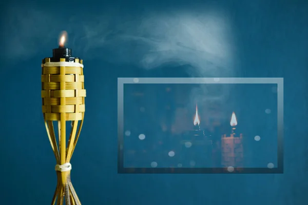 Hari raya arkaplan kavramı pelita ya da yağ lambası ile koyu mavi arka planda diyalog kutusunun alanı.