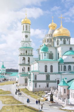 Yeni Kudüs Manastırı 'nın Diriliş Katedrali (Novoiyerusalimsky Manastırı). Diriliş Manastırı Avlusu (Voskresensky Manastırı)