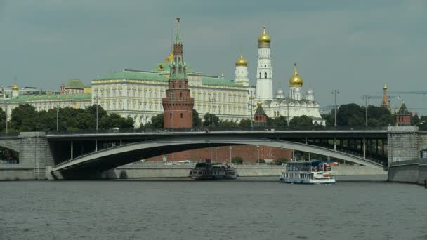 06.08.2016 Moscú. Navegación por el río Moscú . — Vídeos de Stock