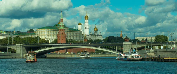 06.08.2016 Moskova. Kremlin ve kent merkezinin görünümü. — Stok fotoğraf