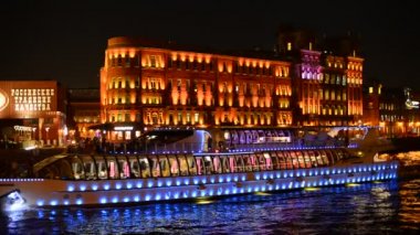 06.08.2016 akşam Moskova. Bersenevskaya dolgu. Moskova Nehri üzerinde gezinti.