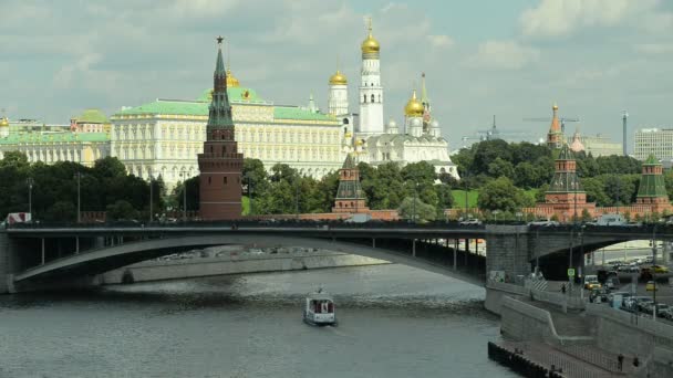 В Москве. Вид на Кремль и центр города . — стоковое видео