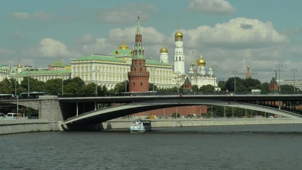 В Москве. Вид на Кремль и центр города . — стоковое видео