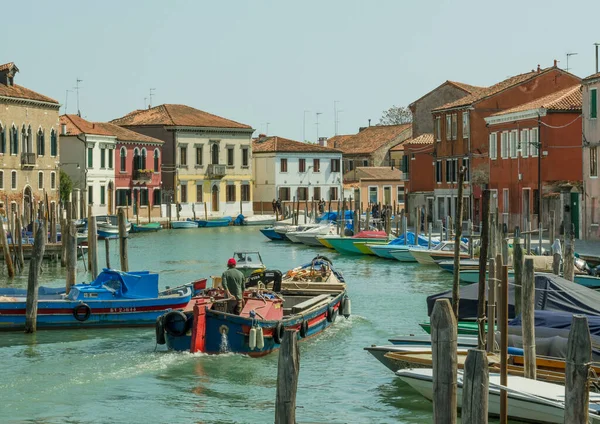 2019 Italia Venezia Barca Carico Sul Canale Dell Isola Murano — Foto Stock