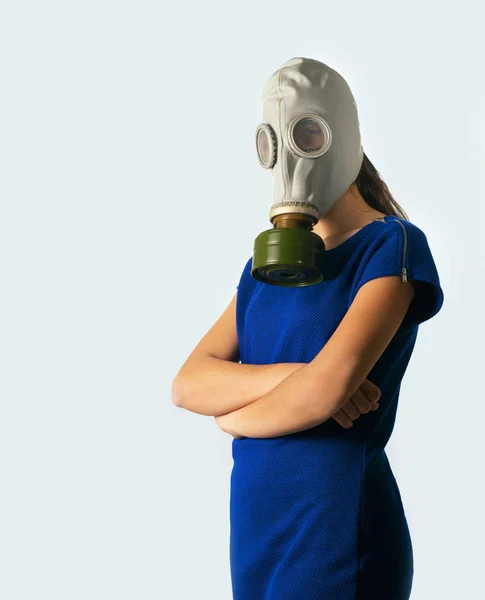 Portrait Young Girl Blue Dress Gas Mask Her Head Light — Stock Photo, Image