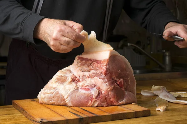 Cook Cuts Large Knife Pork Ham Cutting Board — Stock Photo, Image